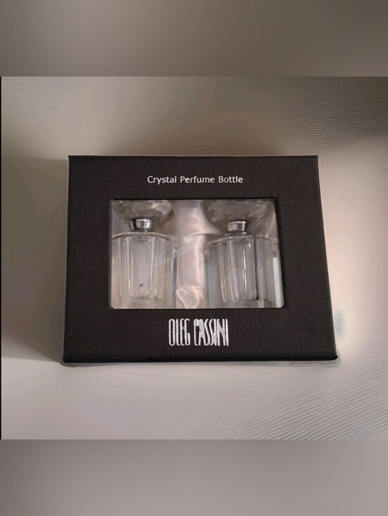 Oleg Cassini Other - Pair of Oleg Cassini Crystal Perfume Bottles Etched Signature New In Box